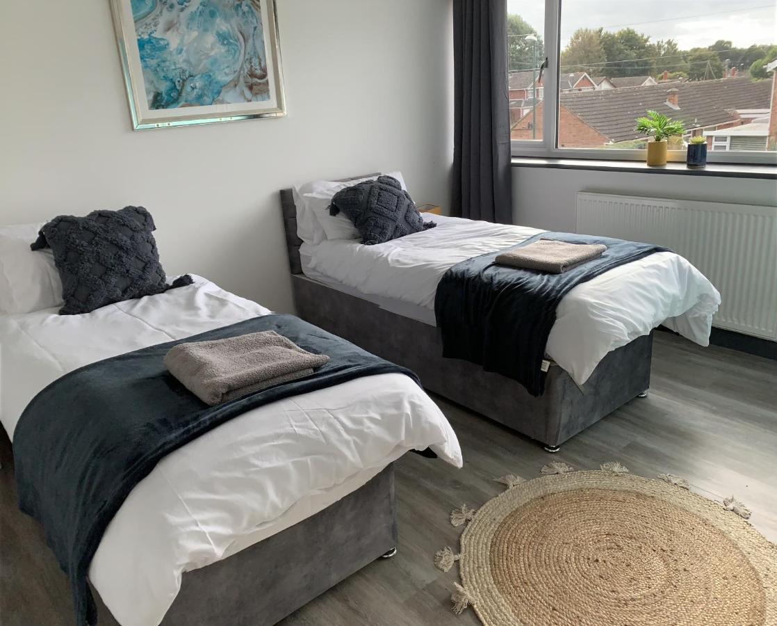 Crowthorne House, Beautiful 3 Bedroom Home For Upto 8 Guests, With Sofa Bed Cul-De-Sac With Private Driveway Nottingham Exterior foto
