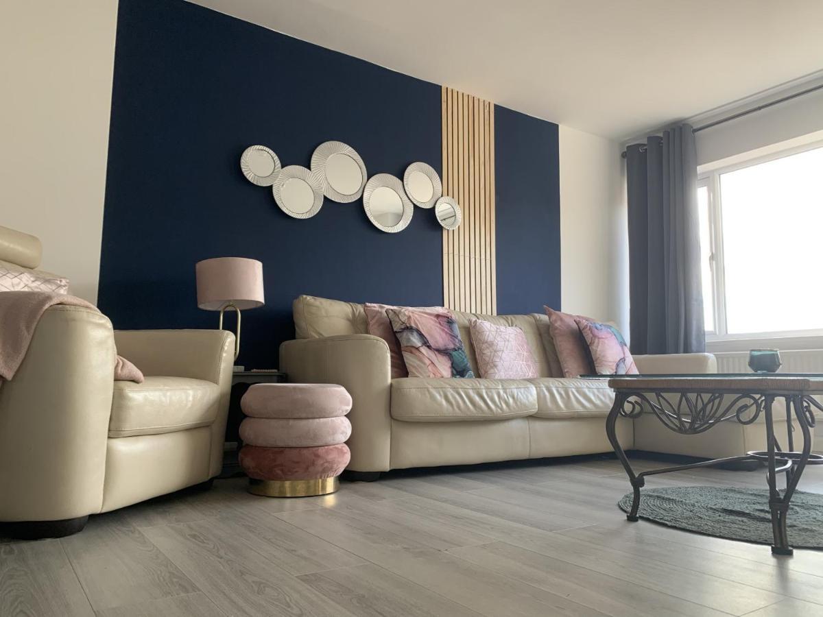 Crowthorne House, Beautiful 3 Bedroom Home For Upto 8 Guests, With Sofa Bed Cul-De-Sac With Private Driveway Nottingham Exterior foto